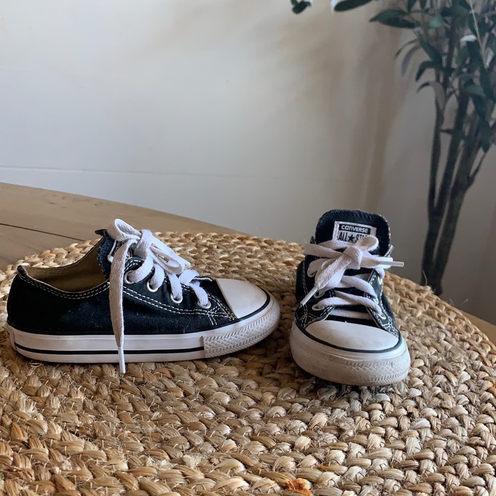 Converse, classic size 8 toddler shoes